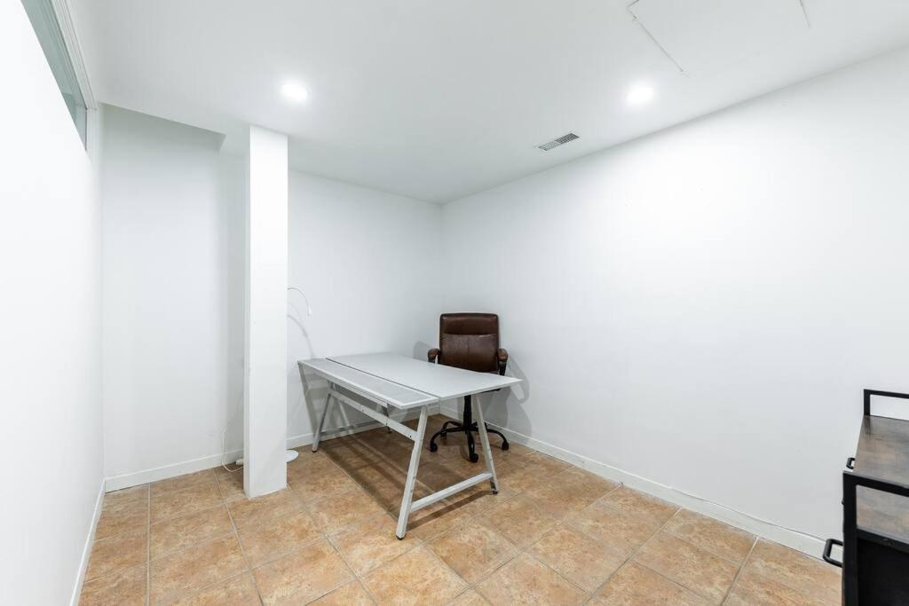 Spacious 4Br House Close To Dt Brossard Exterior foto